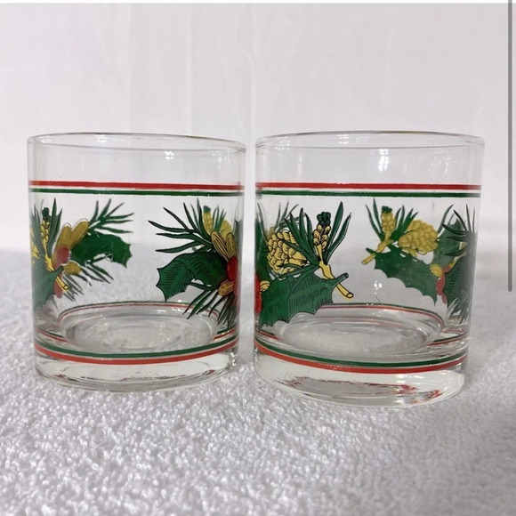 Vintage Christmas Theme Pattern Low  Ball Whiskey Rocks Glasses x2 - Picture 2 of 7